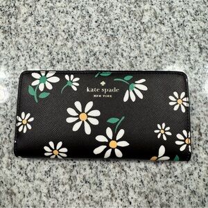 Kate Spade Dana Scattered Daisies Large Slim Bifold Wallet